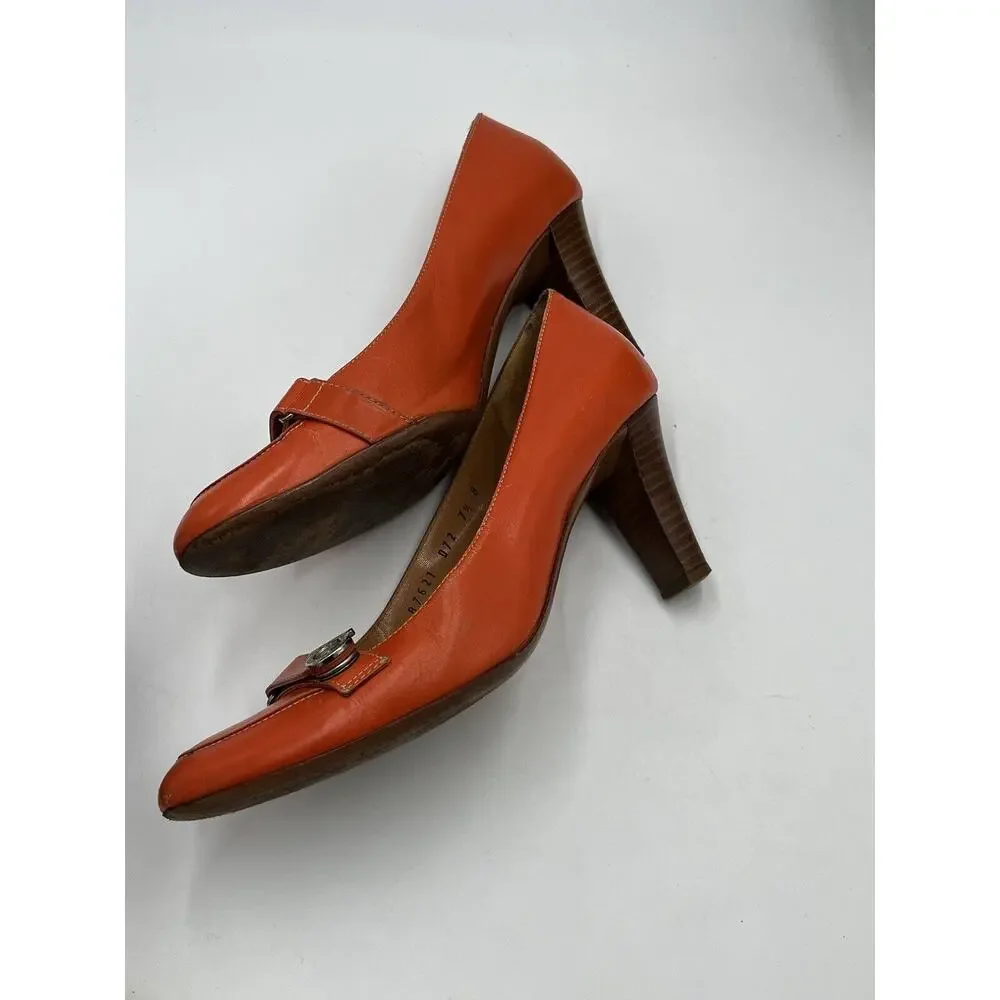 SALVATORE FERRAGAMO Orange Leather Gancini Pumps Button Metal Sz 7.5B/38‎
